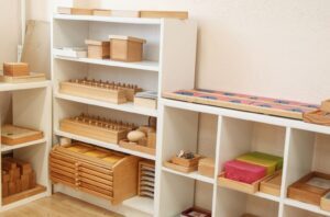 Comment choisir le meilleur meuble perles Montessori ?