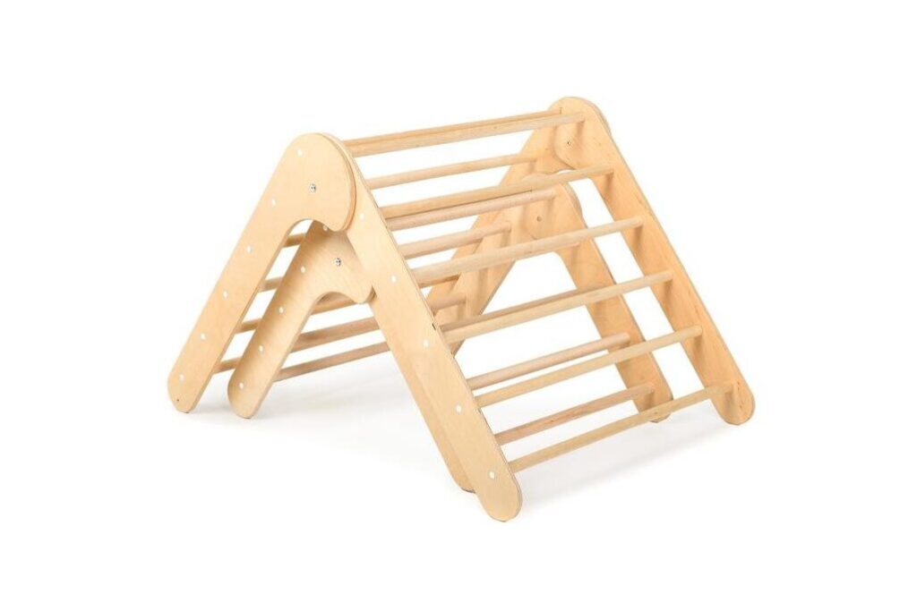 Code promo : où trouver un triangle de Pikler à prix réduit ?