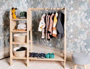 Comment choisir le meilleur meuble penderie Montessori ?