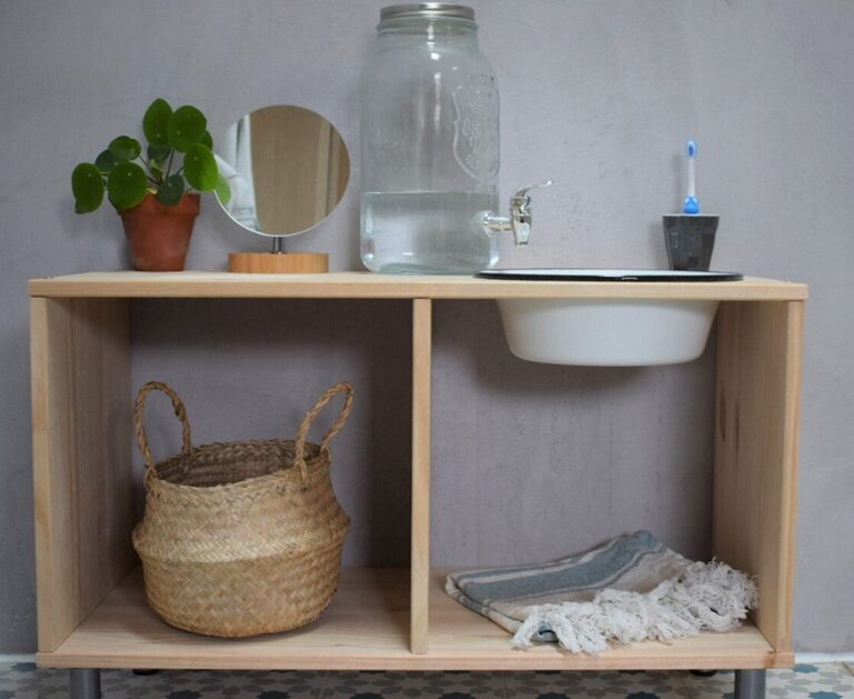 Comment créer un meuble de salle de bain Montessori DIY ?
