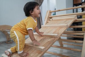 Pourquoi le triangle d'Emmi Pikler est essentiel à la motricité ?