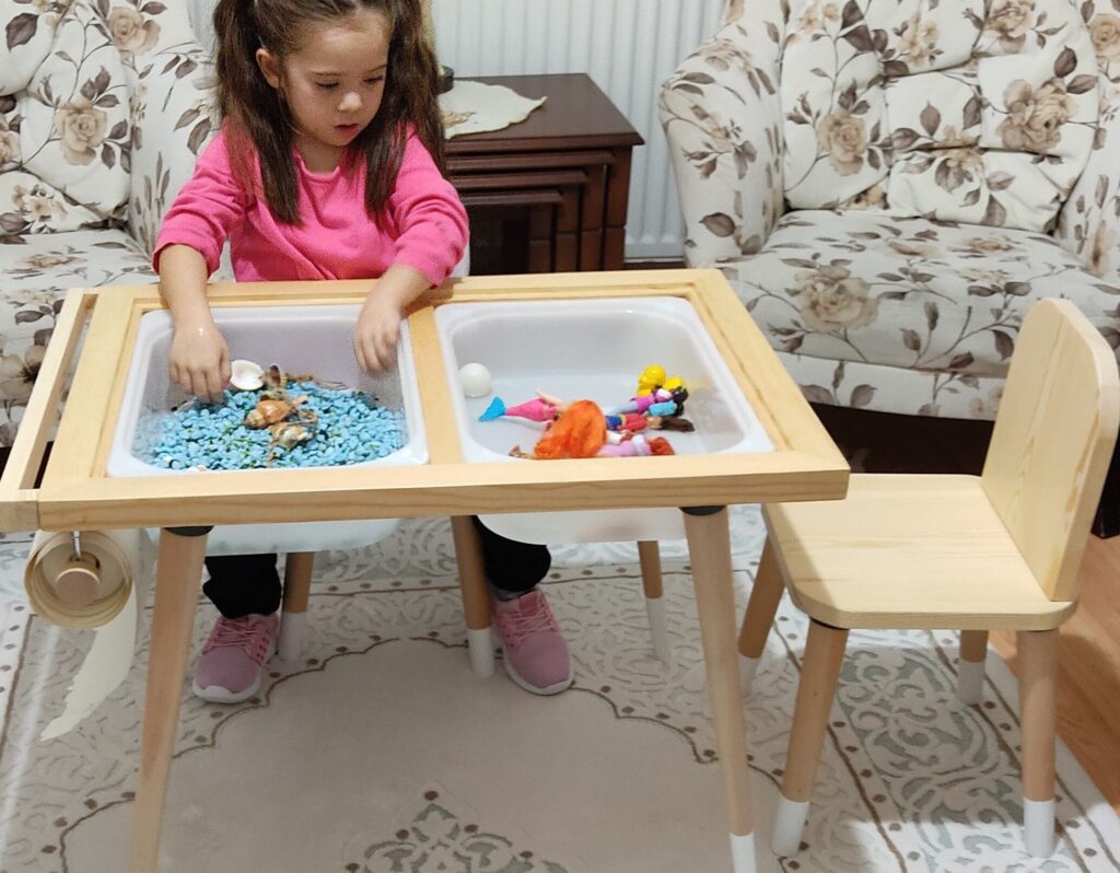 Quelle table d'activités Montessori choisir chez 3 Suisses?
