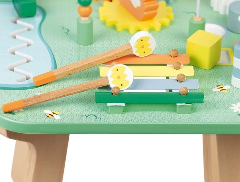 Table d'activité bébé en bois : Trouvez la meilleure sur Amazon!